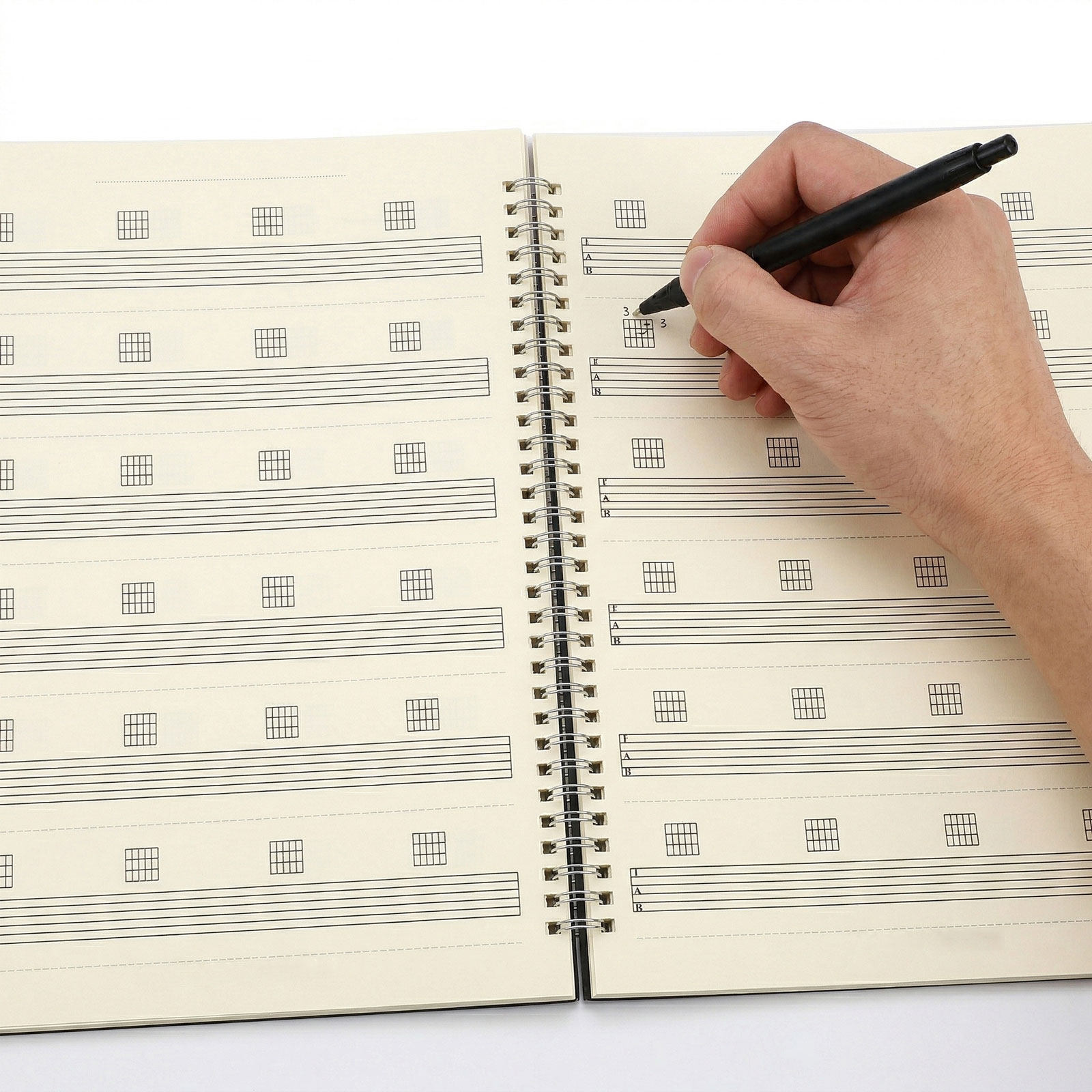 Blank Sheet Music Notebook - ギター用楽譜ノート2冊セット。6弦用、無地の楽譜用紙、作曲ノート、コード表、指使い図。