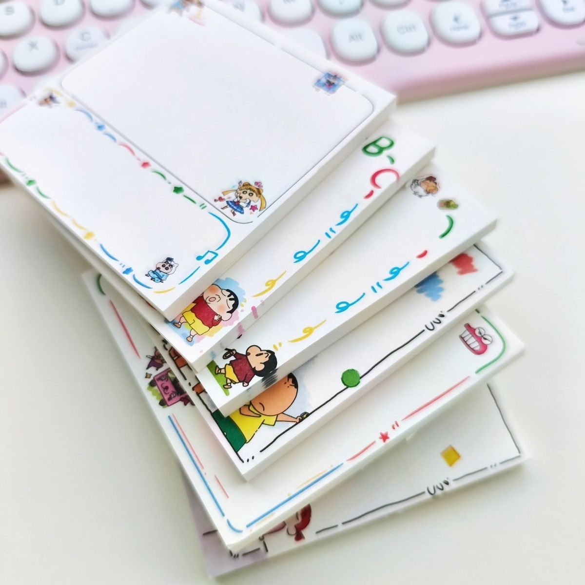 クレヨンしんちゃんの可愛いメモ帳。学生向けのメッセージノート - Stationery Books のレビューと価格